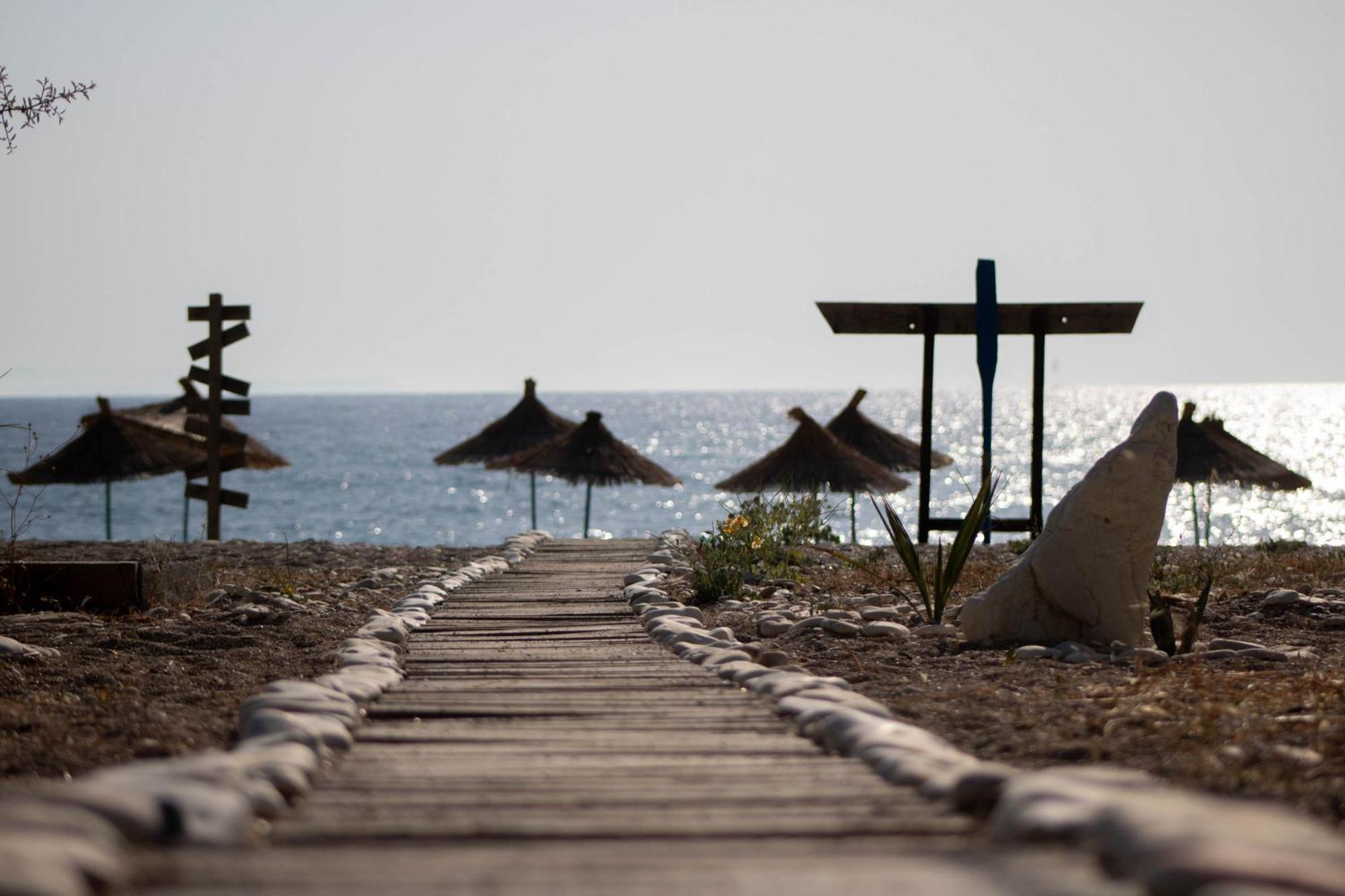 Lost Paradise Eco Camping ฮีมาเรอ ภายนอก รูปภาพ